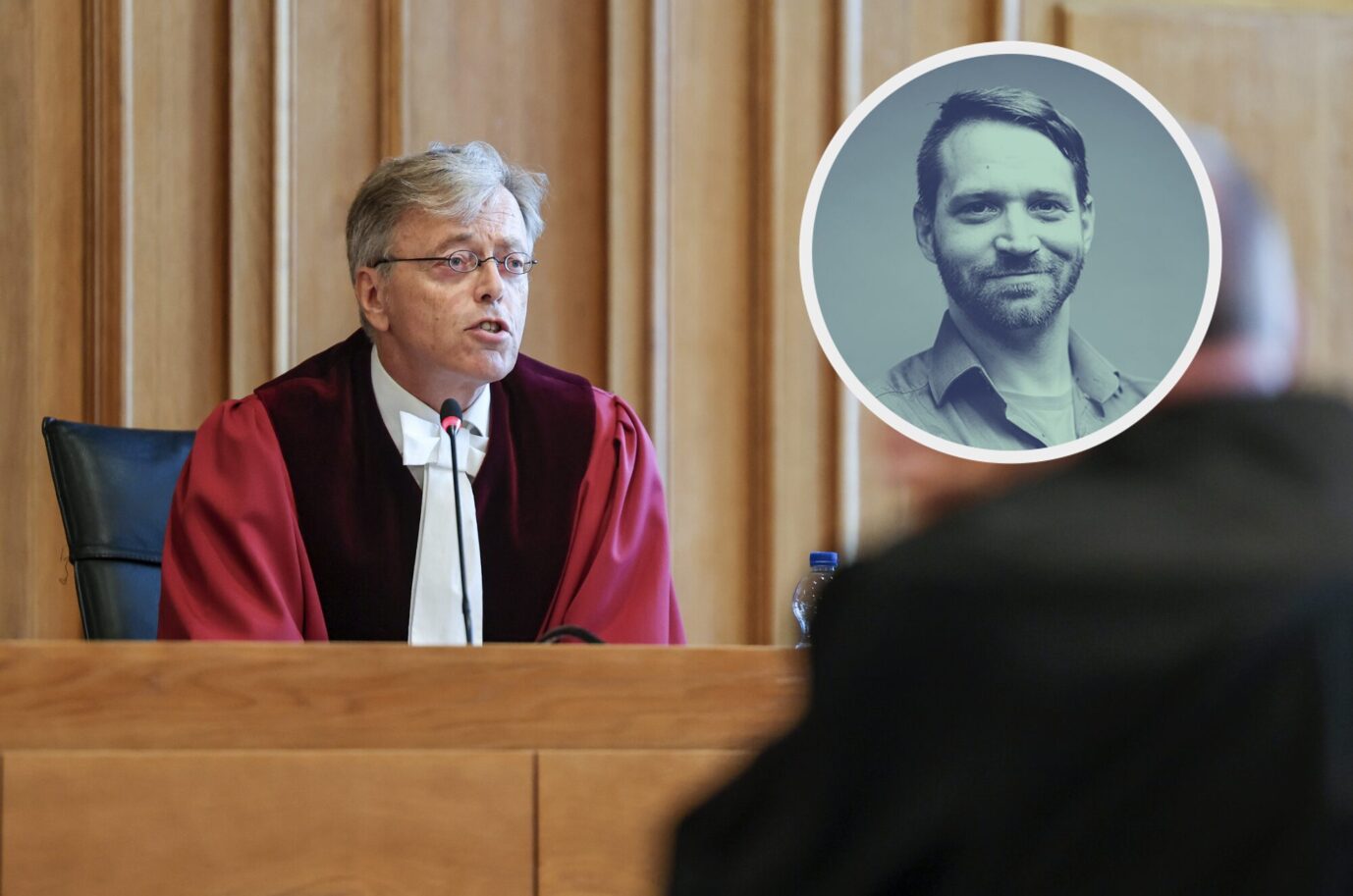 Ingo Kraft (l), Vorsitzender Richter des 6. Revisionssenats, verkündet das Urteil vor dem Bundesverwaltungsgericht in Leipzig. Das rechtsextreme Magazin «Compact» kann weiter erscheinen. Das Bundesverwaltungsgericht in Leipzig hat das Verbot aufgehoben, das die damalige Bundesinnenministerin Faeser (SPD) im Sommer 2024 erlassen hatte.