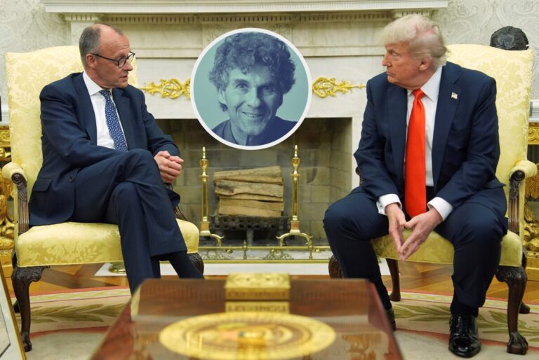 Bundeskanzler Friedrich Merz (CDU) (l.) spricht mit US-Präsident Donald Trump im Oval Office.
