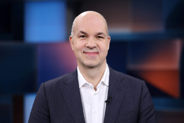 DIW-Präsident Marcel Fratzscher in der ARD-Talkshow hart aber fair in den WDR-Studios Köln. Köln, 27.01.2025 NRW Deutschland *** DIW President Marcel Fratzscher on the ARD talk show hart aber fair in the WDR studios Cologne Cologne, 27 01 2025 NRW Germany Copyright: xChristophxHardtx
