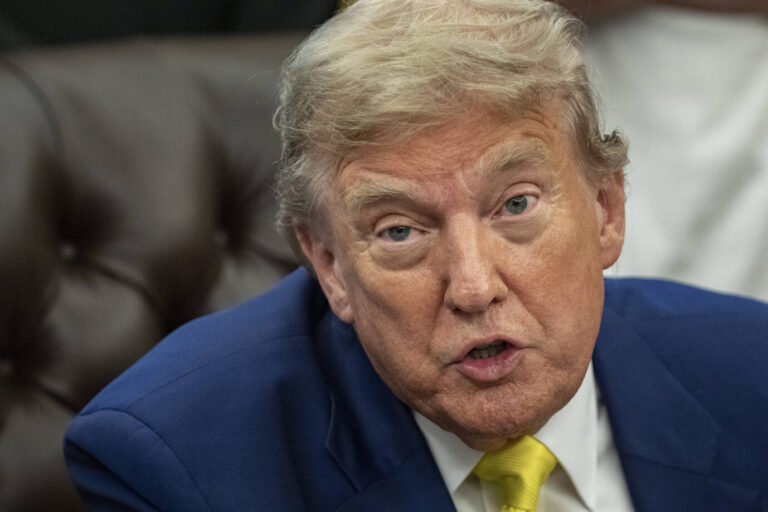 Ein scheint nur noch eine Frage der Zeit, bis er einen Militärschlag auf den Iran befiehlt: US-Präsident Donald Trump. Foto: IMAGO / MediaPunch