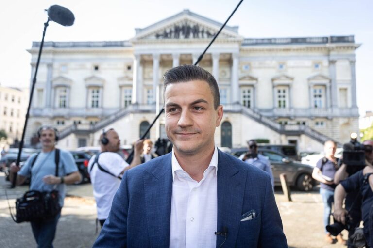 Dries Van Langenhove in Gent vor dem Gericht. Der Belgier spricht im JF-Interview über sein Urteil.