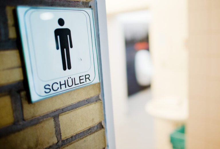 Schulklo: In Berlin Lichtenberg müssen Schüler mit unhygienischen Sanitäranlagen rechnen