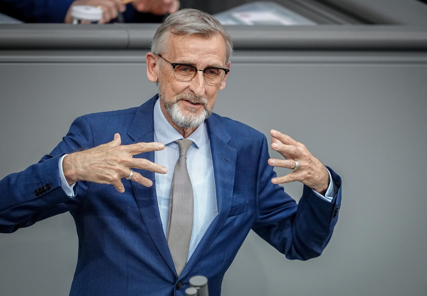 Fordert nach dem Verschwinden der drei Afghanen Konsequenzen: Sachsens Innenminister Armin Schuster (CDU). Foto: picture alliance/dpa | Kay Nietfeld