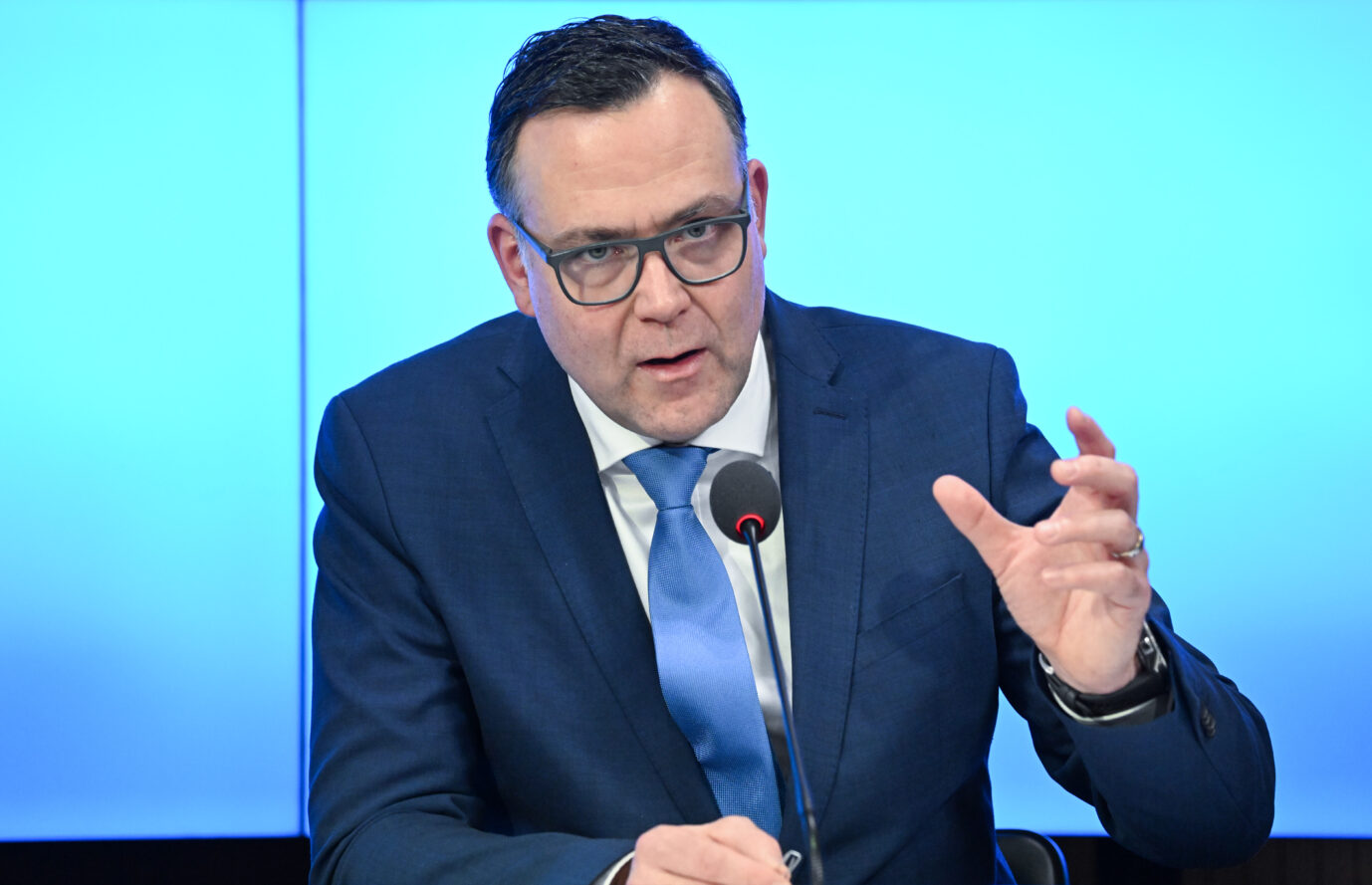 Baden-Württembergs Justiz-Staatssekretär Siegfried Lorek: Wir vertrauen darauf, daß die neue Bundesregierung künftig Abschiebungen nach Syrien ermöglicht“/syrische Staatsbürger