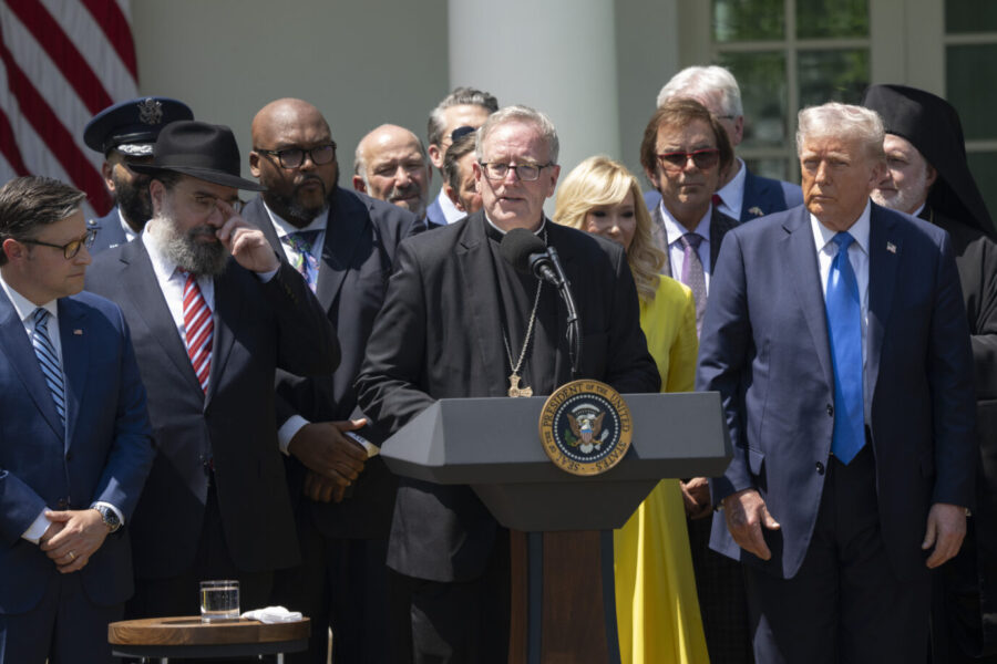 Das Bild zeigt den US-Bischof Robert Barron.