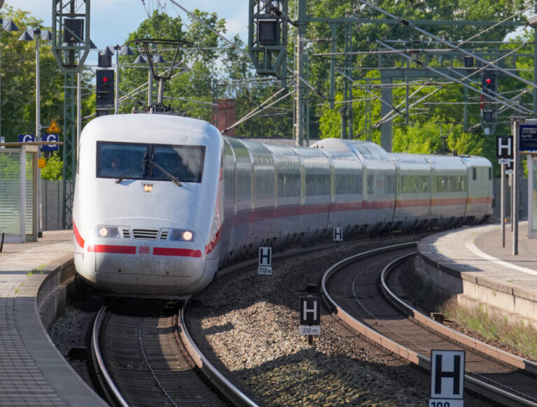 Ein ICE-Zug der Deutschen Bahn (Symbolbild): War es Terror? Foto: picture alliance/dpa | Soeren Stache