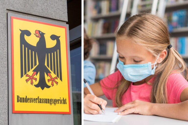 Schülerin mit Corona-Maske und ein Schild des Bundesverfassungsgerichts