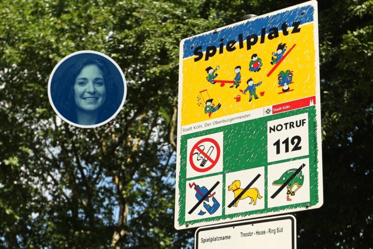 Spielplatz-Schild in Köln