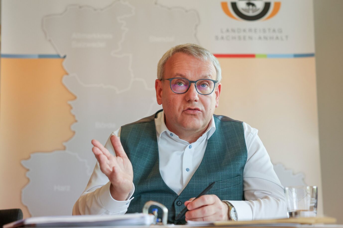 „Deutschland hat kein bedingungsloses Grundeinkommen“: Landrat Ulrich macht gegen das Bürgergeld mobil.