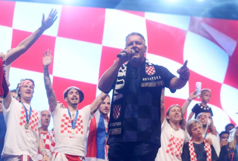 Marko „Thompson“ Perković grüßt die kroatischen Fußball-WM-Halbfinalisten im Jahr 2018: Ein nationales Phänomen. (Themenbild)