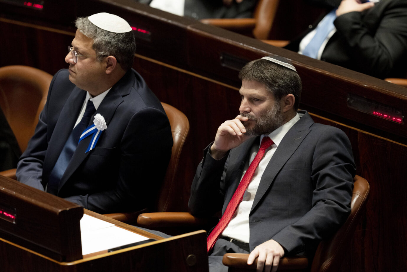 Das Bild zeigt die israelischen Regierungspolitiker Itamar Ben Gvir und Bezalel Smotrich. Beide sind in den Niederlanden unerwünscht.
