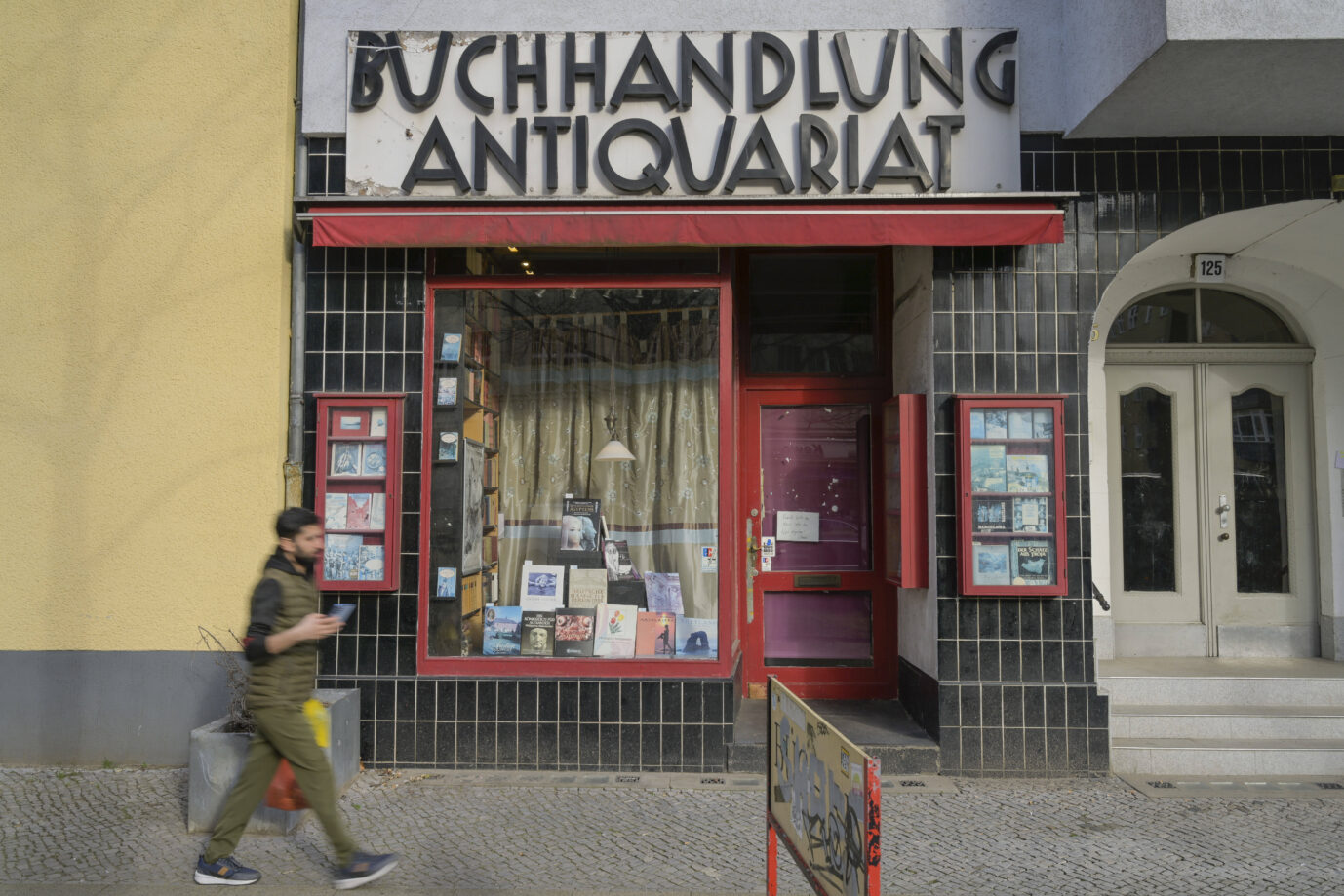 Ein Antiquariat in Berlin-Schöneberg: Seit 17. Jahrhundert ein fester Bestandteil deutscher Straßenbilder. (Themenbild)