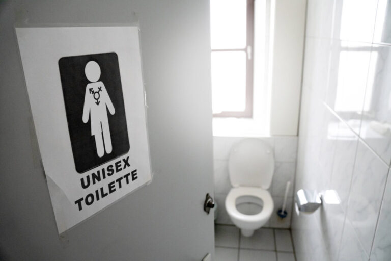 Eine Unisex-Toilette auch für Transgeschlechtliche.
