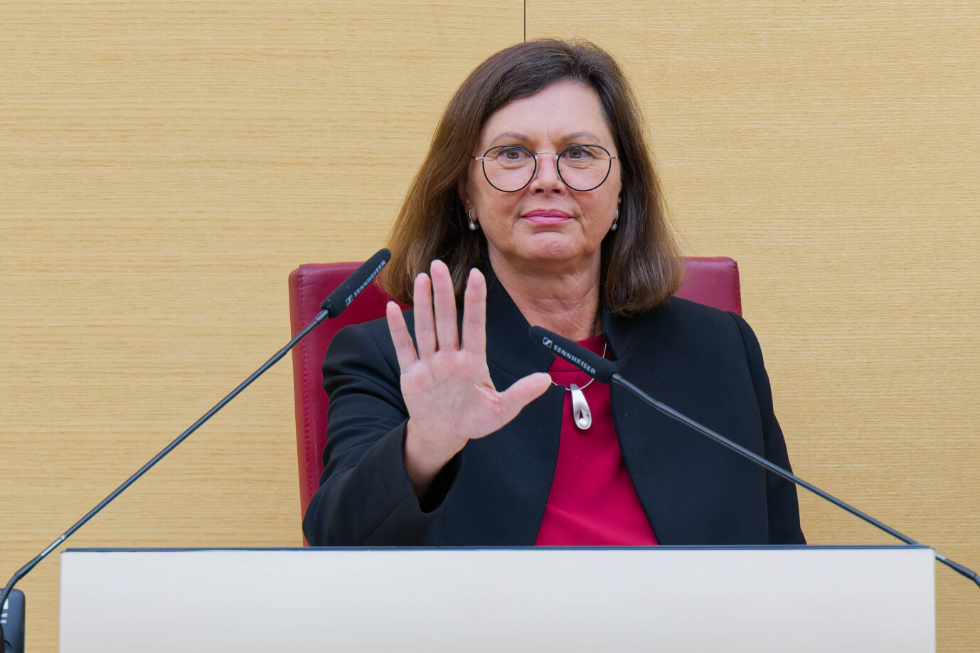 Bayerns Landtagspräsidentin Ilse Aigner (CSU): Verweigert einem AfD-Bundestagsabgeordneten die Einladung zum Sommerempfang ihres Landesparlaments. (Themenbild)