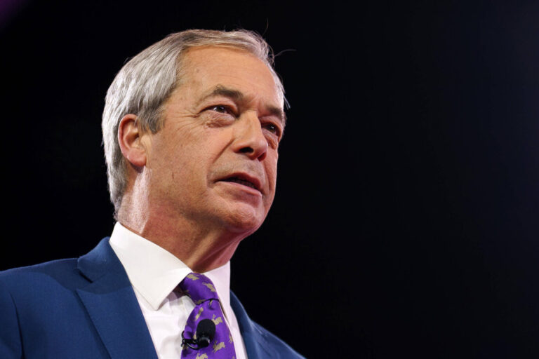 Gründer und Vorsitzender der Reform UK, Nigel Farage: Ihm trauen die Umfragen inzwischen 290 von 650 Sitzen zu. (Themenbild)