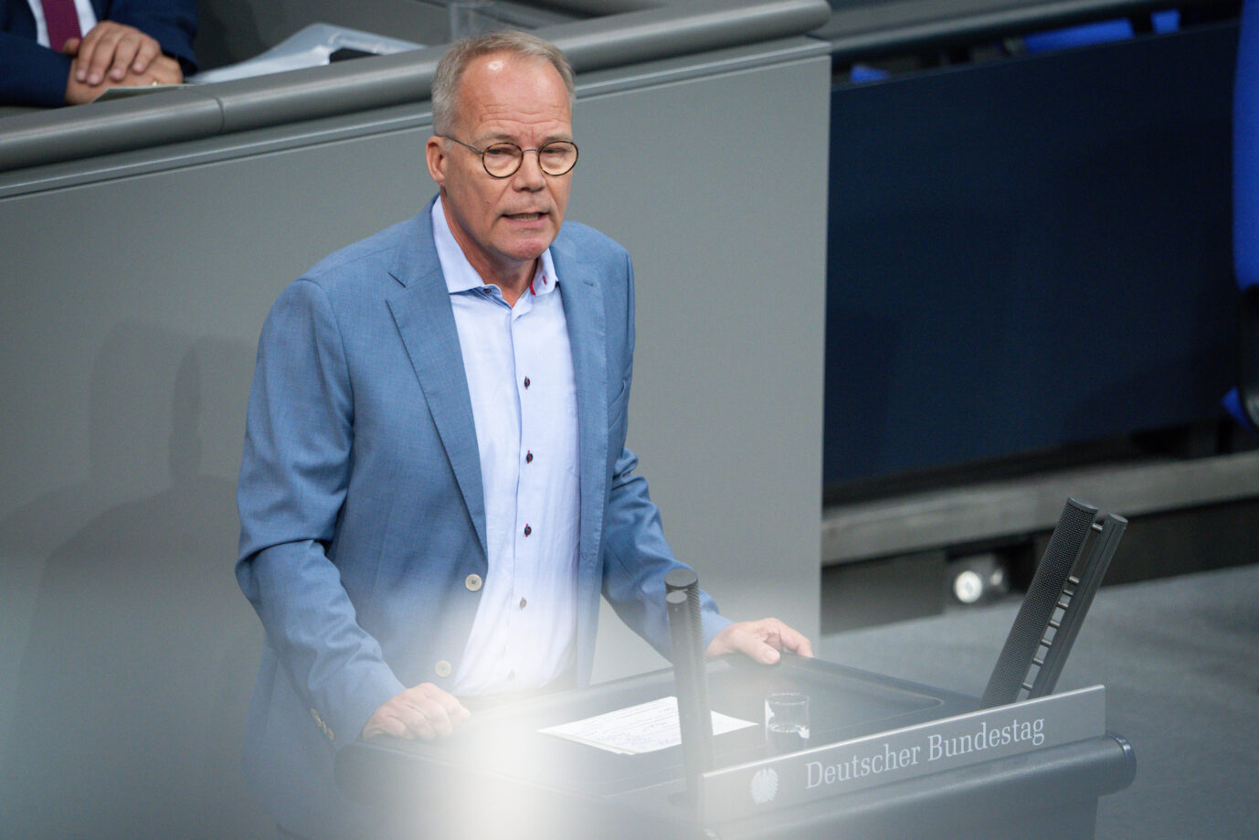 Deutscher Bundestag, 17. Plenarsitzung Matthias Miersch (SPD) im Portrait bei seiner Rede zur Debatte ueber den Haushalt 2025 Resort - Bundeskanzler und Bundeskanzleramt bei der 17. Sitzung des Deutschen Bundestag in Berlin, 09.07.2025 Berlin Berlin Deutschland. Lob für Brosius-Gersdorf.