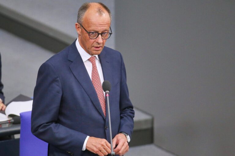 Das Bild zeigt Bundeskanzler Friedrich Merz.