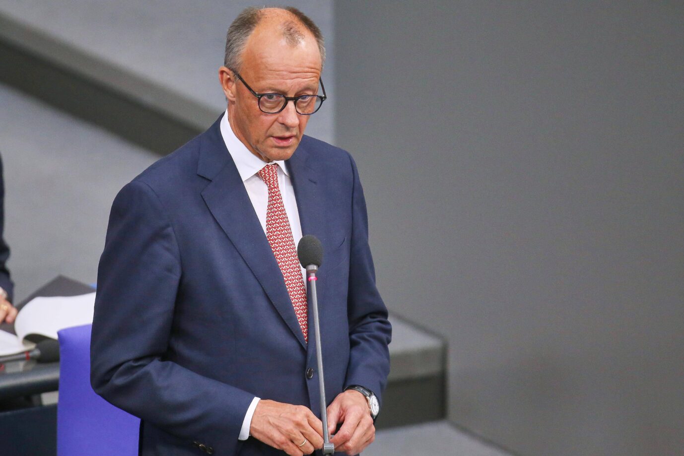 Das Bild zeigt Bundeskanzler Friedrich Merz.