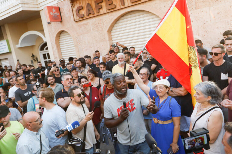 Spanien: Die Menschen in Torre-Pacheco demonstrieren gegen die Migrantengewalt.