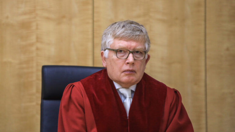 Verfassungsrechtler Joachim Wieland zum Einstellungsstop für AfD-Mitglieder: „Die Frage, ob jemand geeignet ist, muß in jedem Fall einzeln entschieden werden.“ (Themenbild)