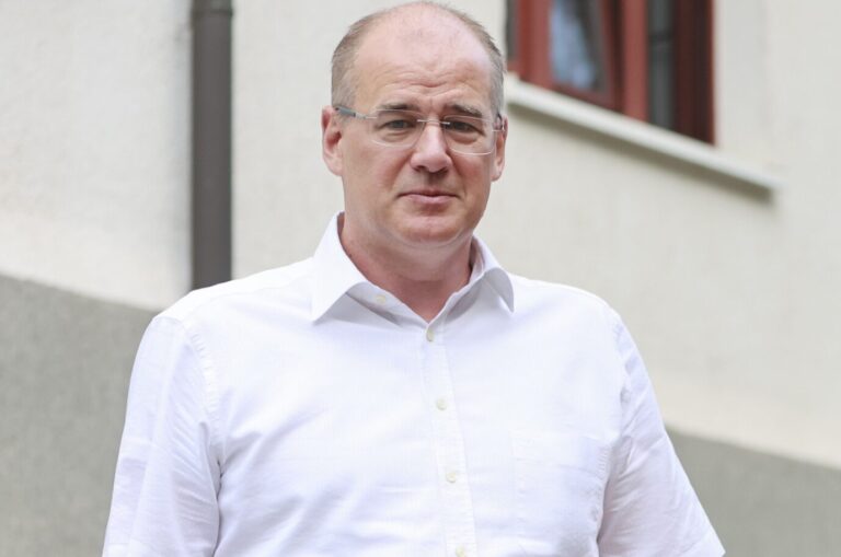 Nordhausens Landrat Matthias Jendricke (SPD) präsentiert eine neue Idee, um die Kosten für Migranten nicht weiter ausufern zu lassen.