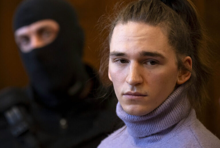 Simeon T. beim Prozeß in Budapest: Er sieht sich als Justizopfer