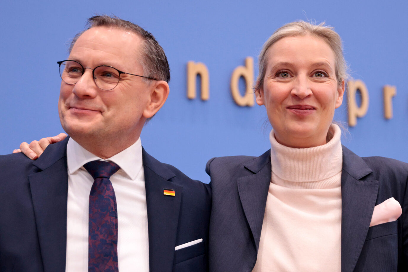 Die AfD-Vorsitzenden Alice Weidel und Tino Chrupalla können sich über den Rekordumfragewert für ihre Partei freuen.
