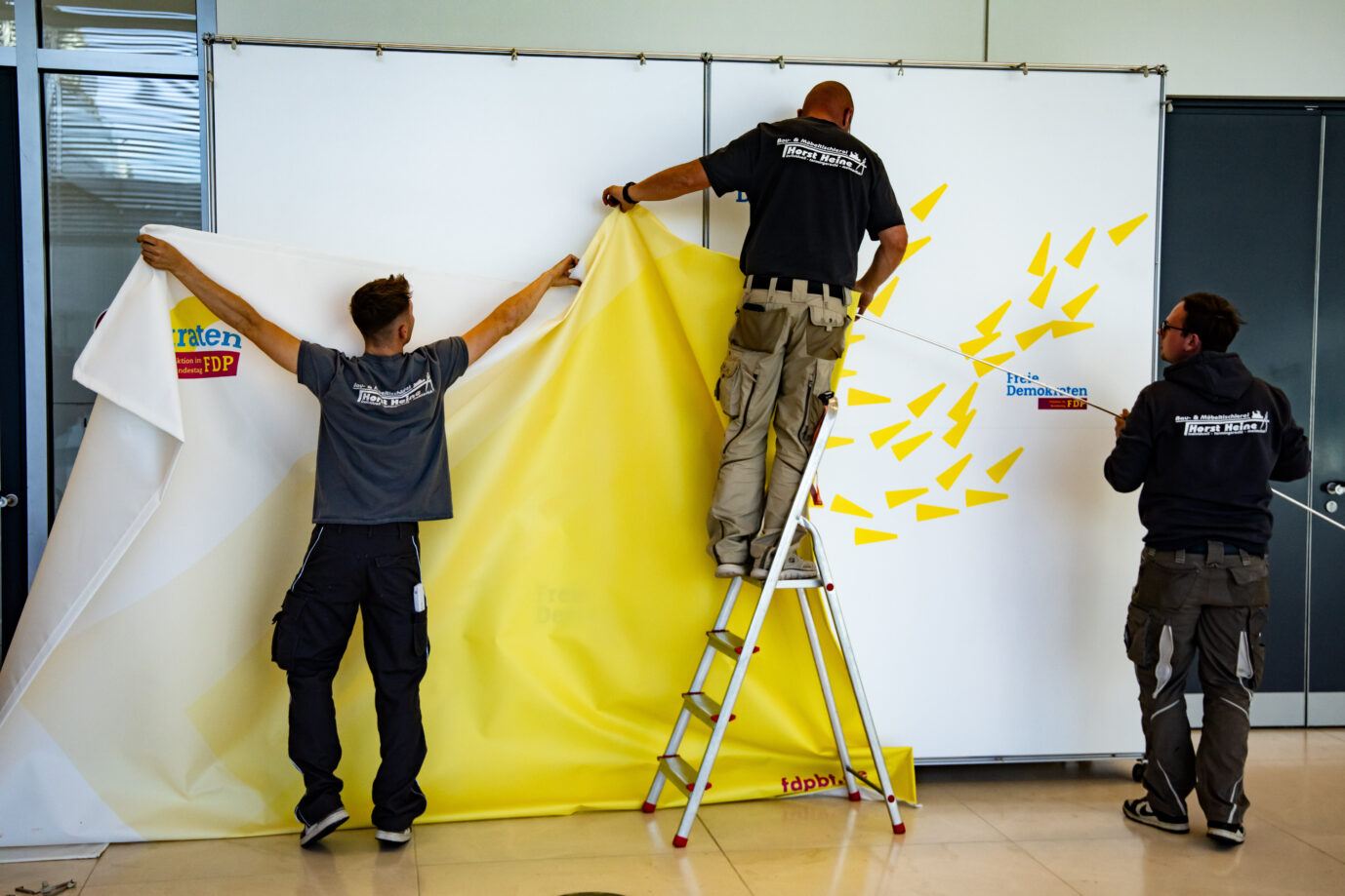 Während die FDP-Spuren im Bundestag verschwinden, sucht die Partei nach Antworten auf ihre Krise.
