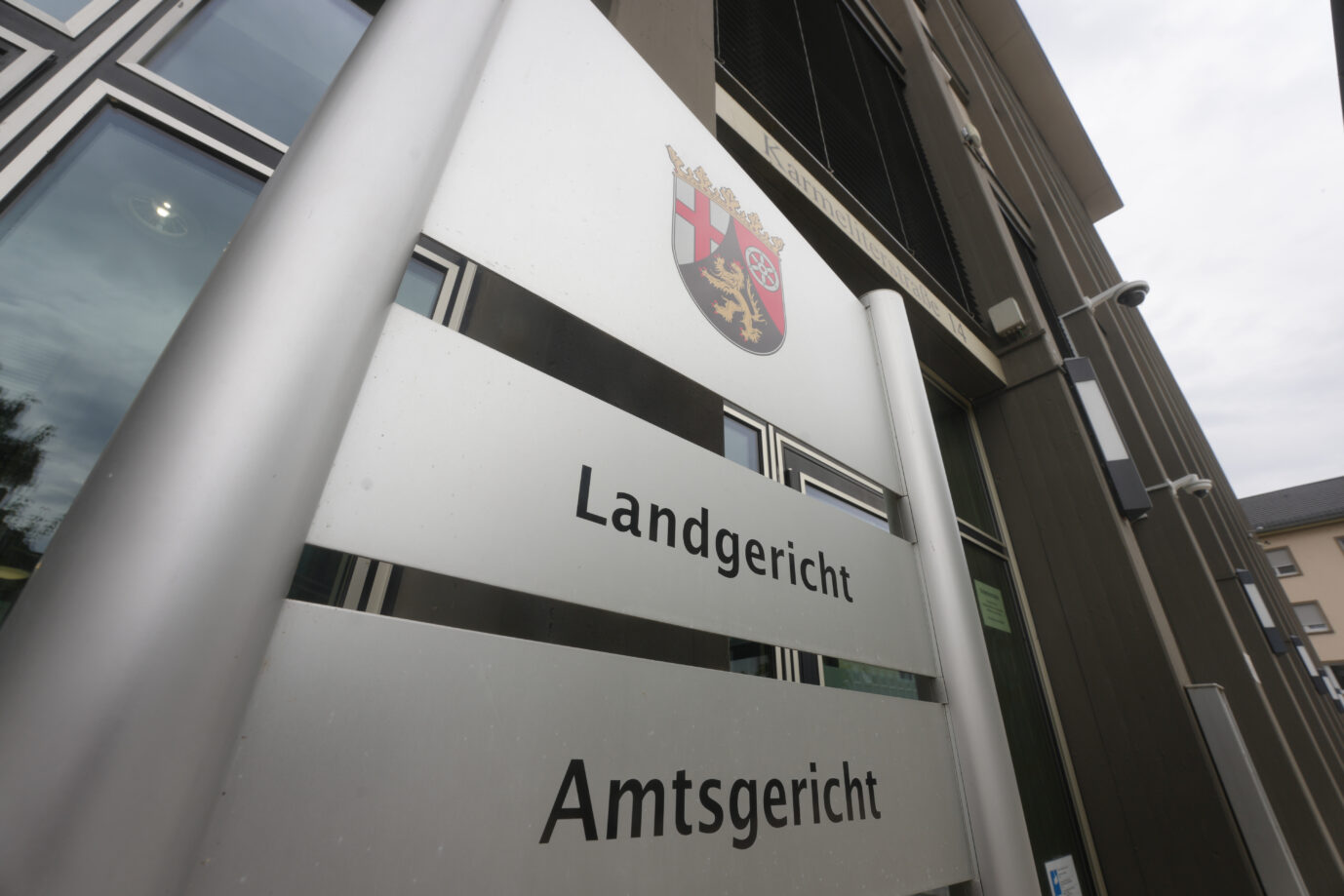 Landgericht Koblenz: Hier fand der Prozeß gegen den Syrer statt, der im Januar 2025 Drohmails an Hunderte verschickt hatte. (Themenbild)