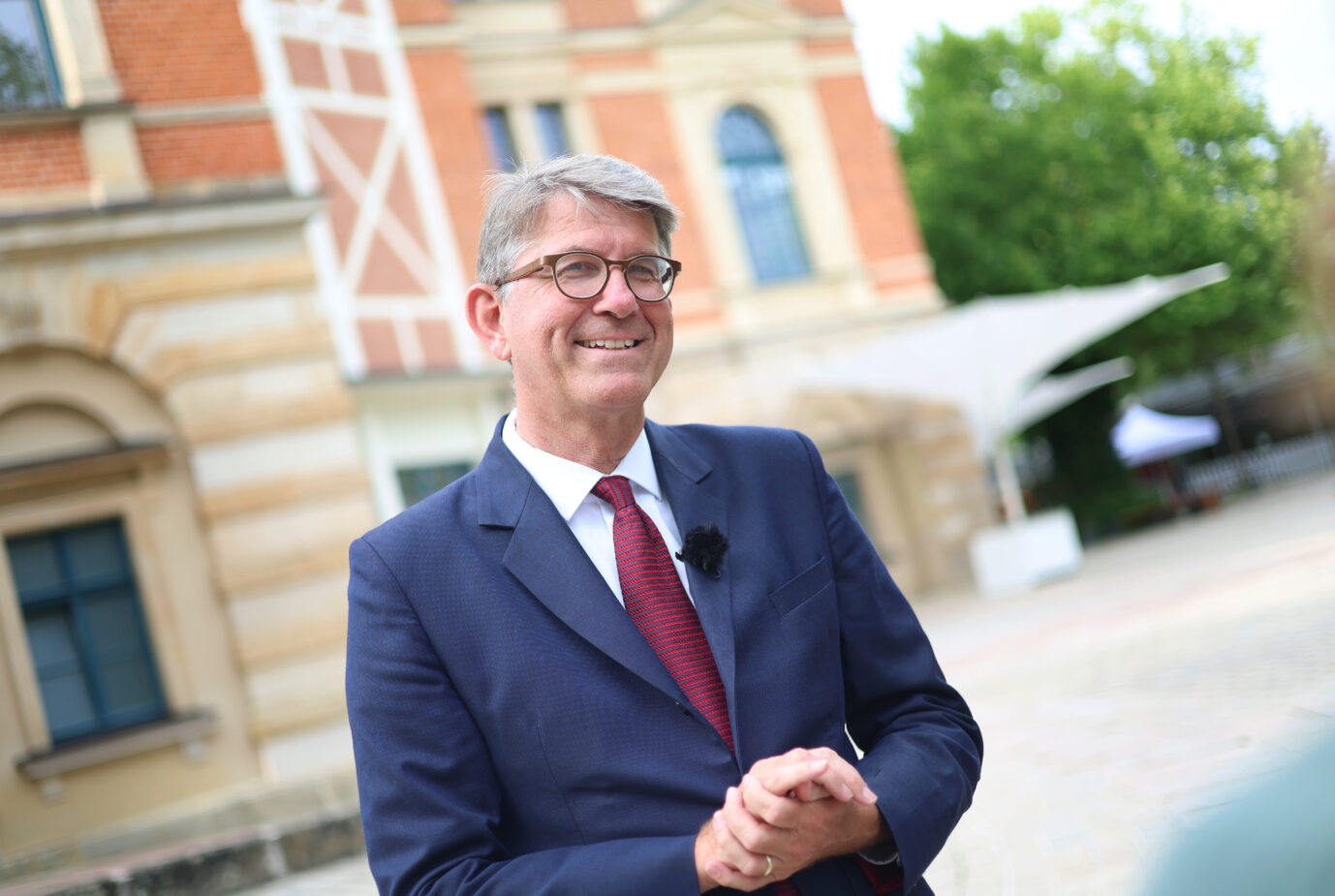 Kulturstaatsminister Wolfram Weimer schiebt der Gendersprache im Kanzleramt den Riegel vor.