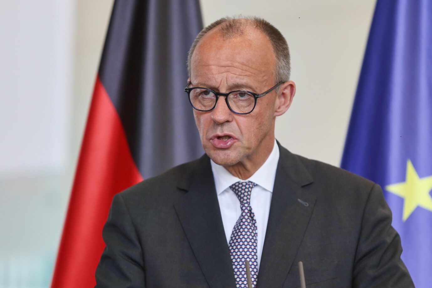 Bundeskanzler Friedrich Merz geht gegen Israel vor.
