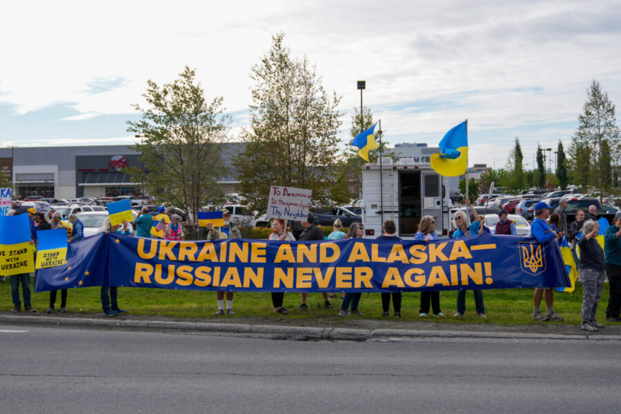 In Alaska, das früher zu Rußland gehört, kommt es vor dem Gipfeltreffen zu pro-ukrainischen Demos. 