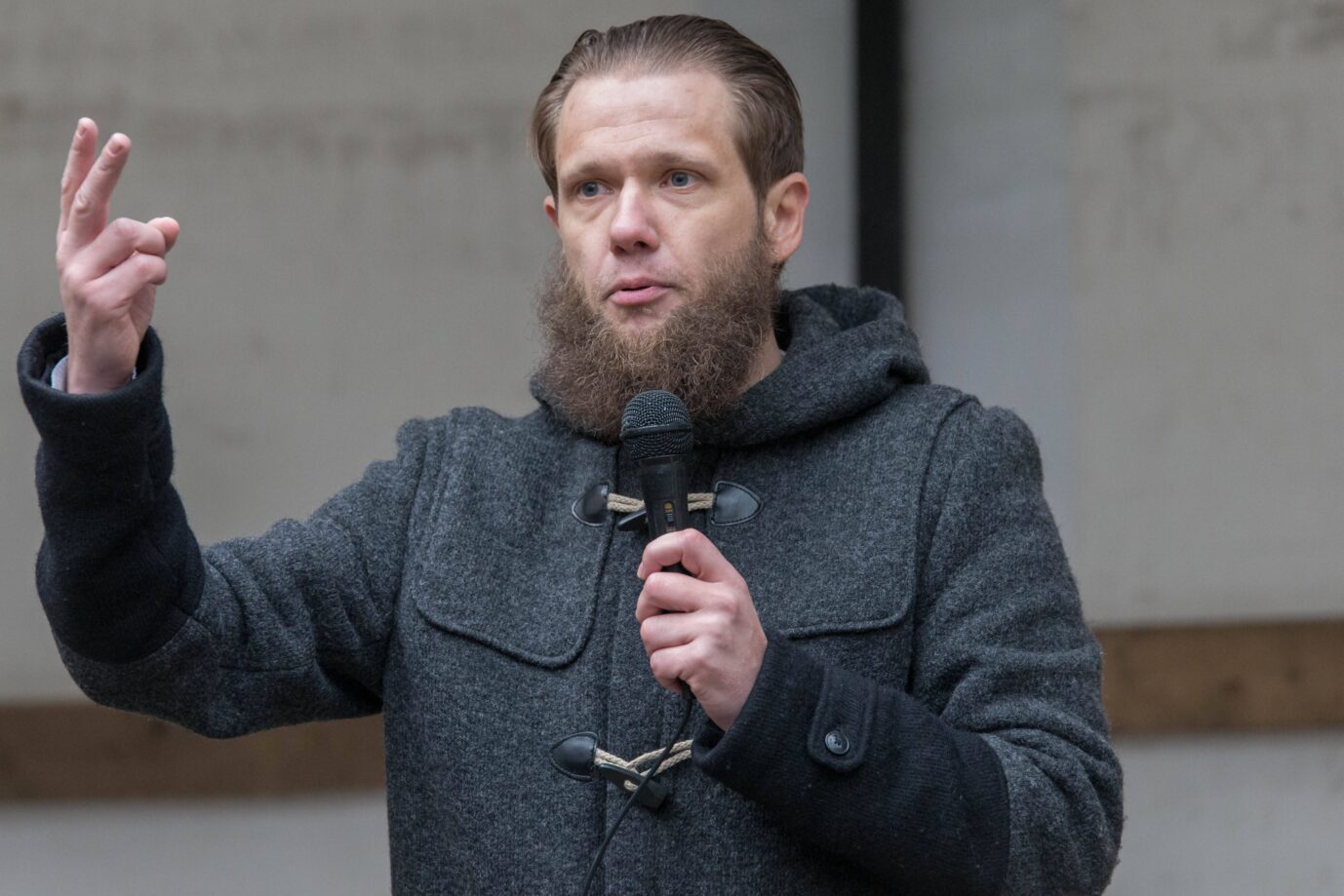 Das Bild zeigt den Islamisten-Prediger Sven Lau im Jahr 2015.