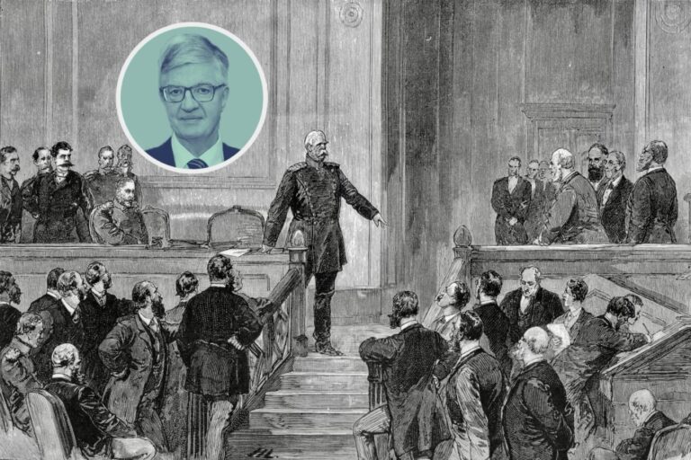 Historische Illustration einer Reichstagsrede Otto von Bismarcks vor Abgeordneten, Symbolbild für konservative Strategien und Populismus, mit einem cyanfarben umrandeten Porträtfoto von Karlheinz Weißmann in einem Kreis eingeblendet. Otto von Bismarck im Reichstag: Der Kanzler führte 1871 das allgemeine Wahlrecht ein – und warnte zugleich vor der „Anbetung der Majoritäten“. Foto: picture-alliance / akg-images | akg-images