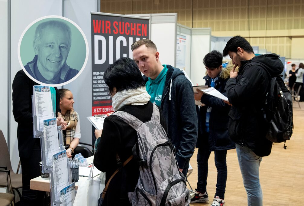 Migranten bei einer Jobbörse: Wie viele sind denn nun seit Merkels Grenzöffnung berufstätig?