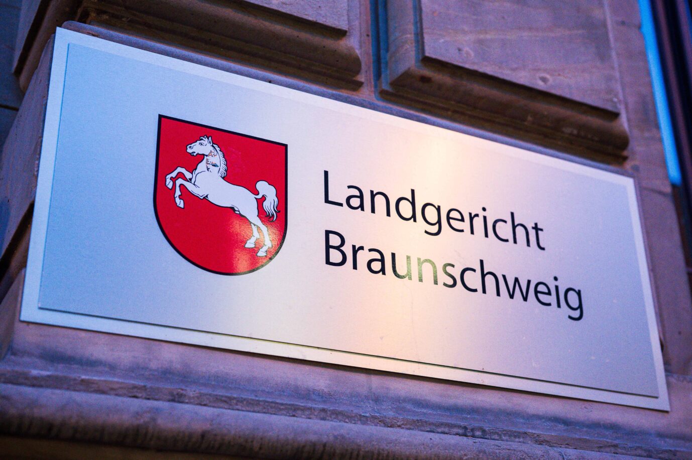 vergewaltigt. Hier müssen sich die beiden Migranten für ihre mutmaßliche Tat verantworten. Das Landgericht Braunschweig. Foto: IMAGO / Noah Wedel