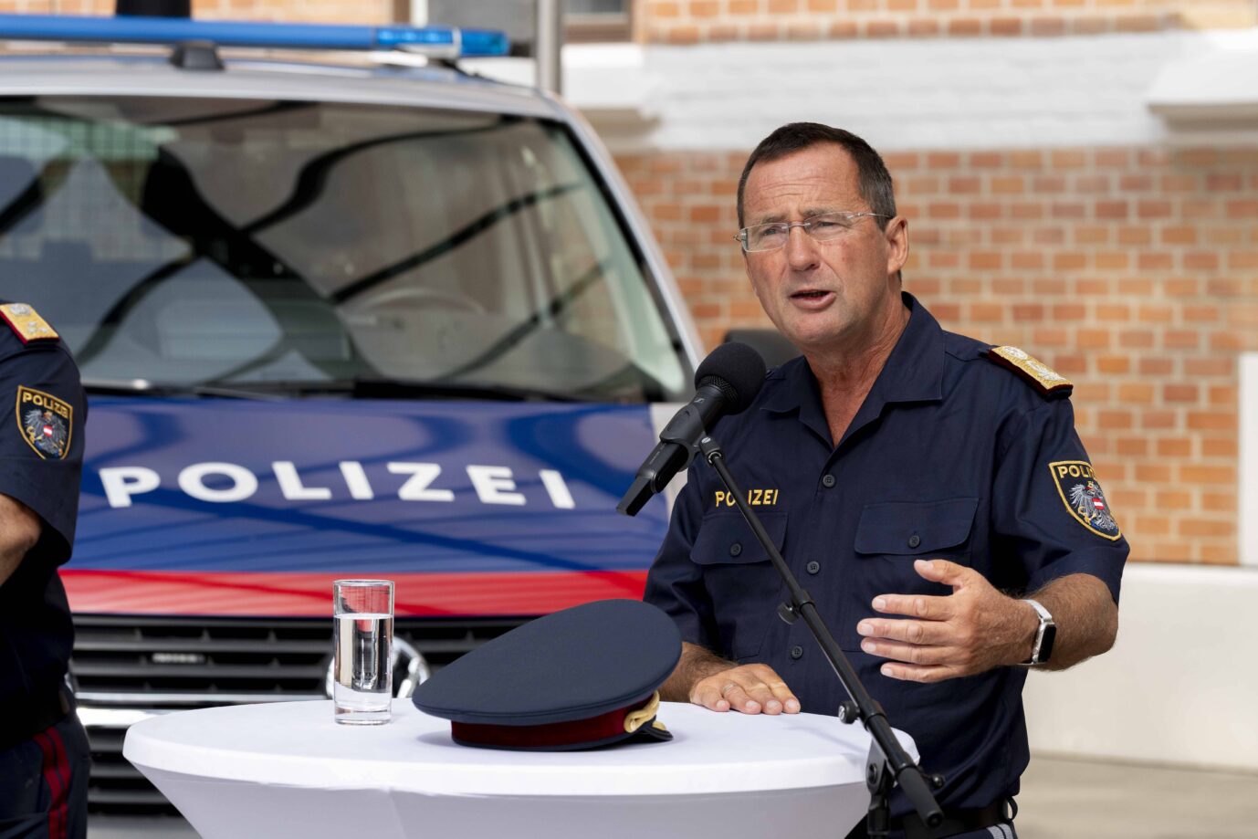 Nennt bei Messergewalt Roß und Reiter: Wiens Polizeipräsident Gerhard Pürstl. Foto: IMAGO / Andreas Stroh