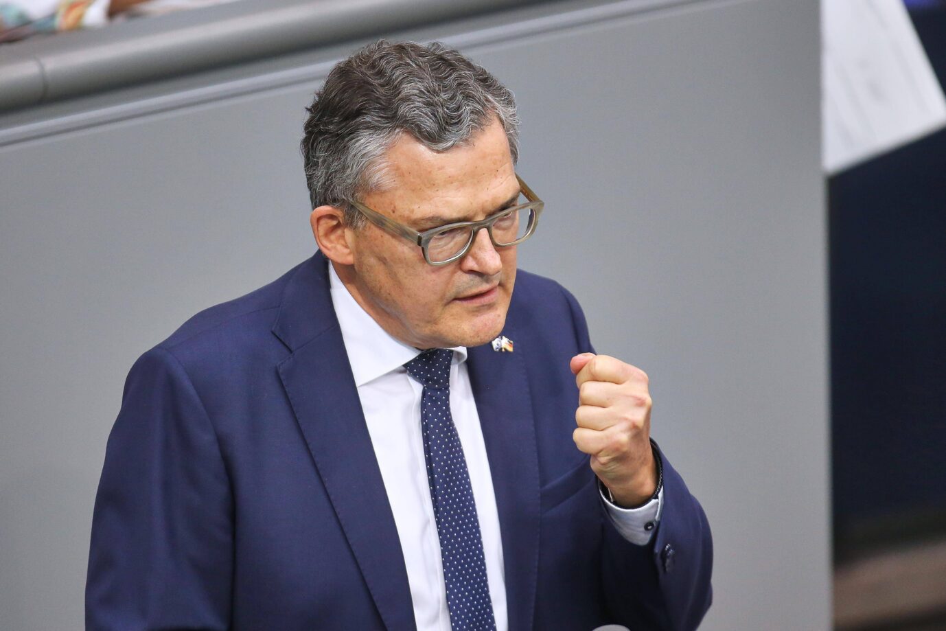 „Riesenfehler“: CDU-Politiker Roderich Kiesewetter warnt davor, sich der Propaganda der Hamas zu unterwerfen.