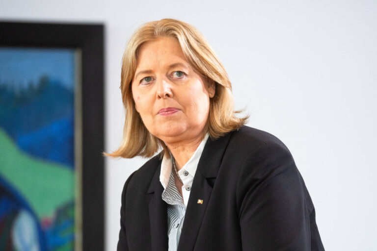Will weiteren Migranten in den deutschen Arbeitsmarkt holen: Bundesarbeitsministerin Bärbel Bas (SPD): Foto: IMAGO / NurPhoto