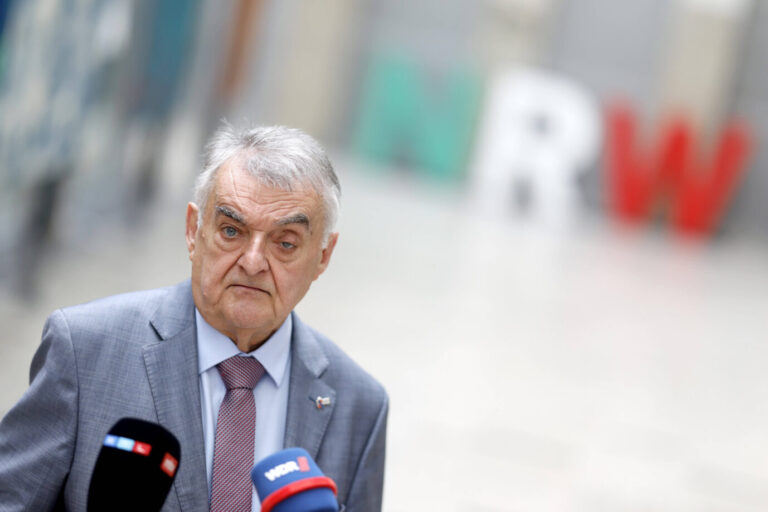 NRW-Innenminister Herbert Reul verspricht mehr Durchblick zu kriminellen Ausländern
