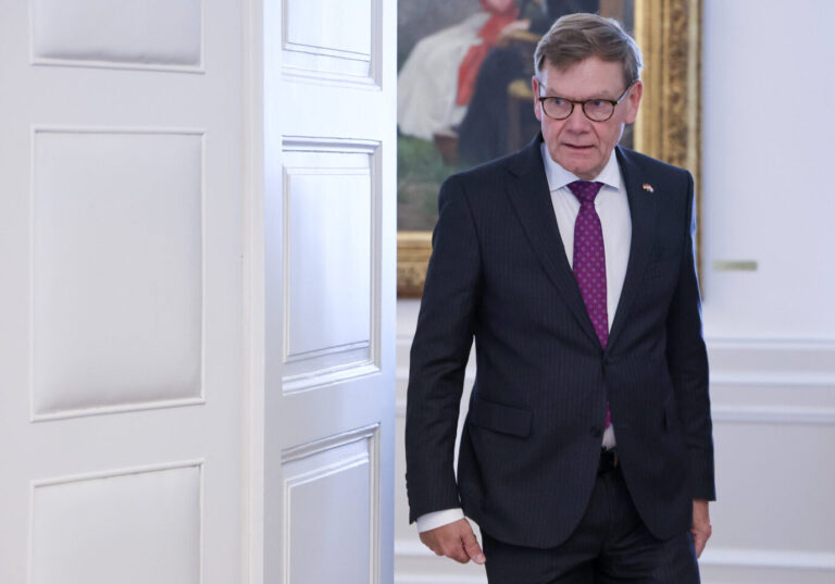 Außenminister Johann Wadephul sagte den Afghanen die Hilfe der Bundesregierung zu.