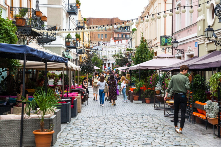 Altstadt von Tiflis: Georgien überzeugt mit seiner hohen Lebensqualität Auswanderer von sich.