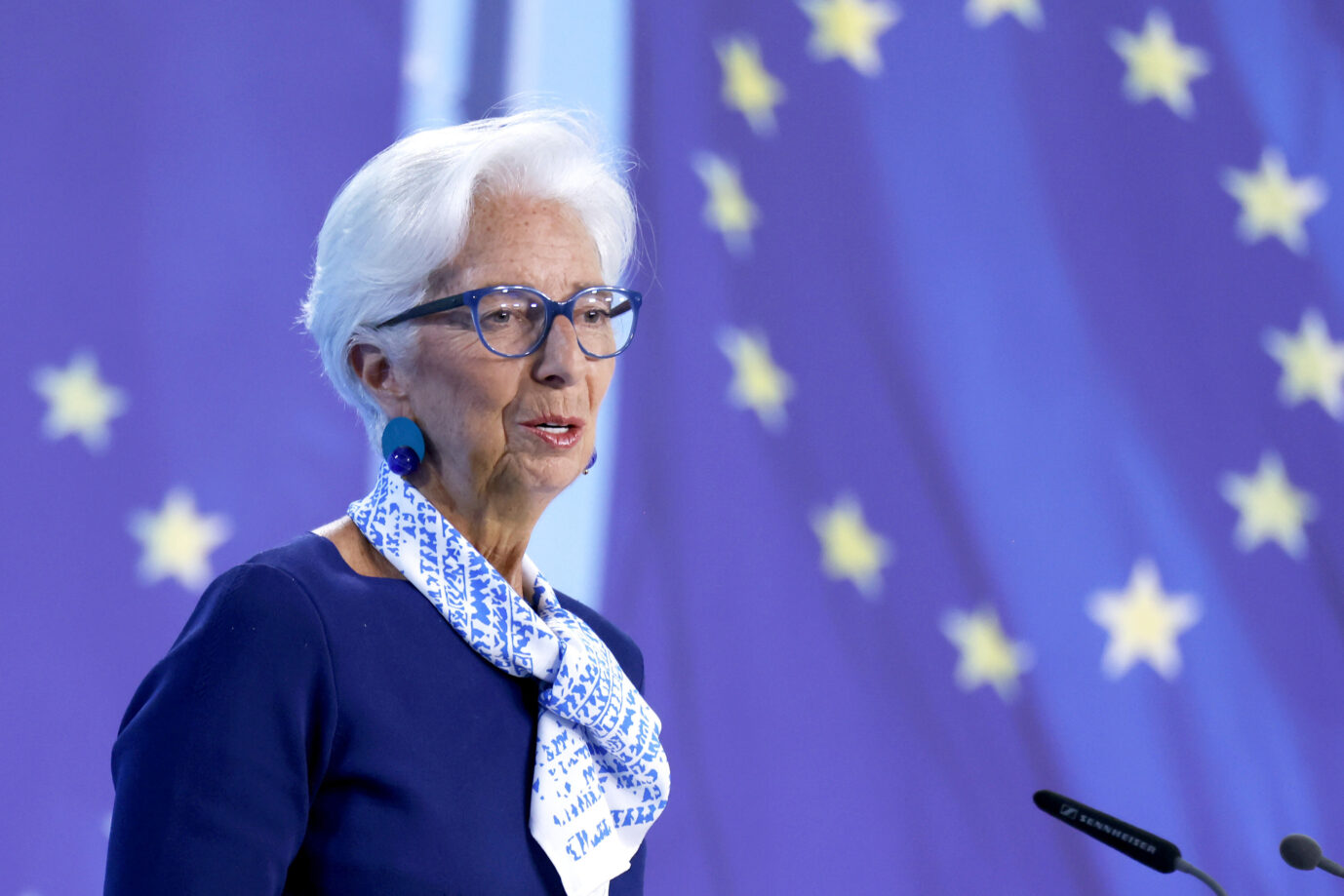 EZB-Präsidentin Christine Lagarde bei der Pressekonferenz der Europäischen Zentralbank in der EZB in Frankfurt. Die Europäische Zentralbank will zum ersten Mal seit sieben Senkungen keine weitere Zinssenkung durchführen und lässt die Zinsen im Euroraum unverändert bei 2 Prozent. Frankfurt am Main, 24.07.2025