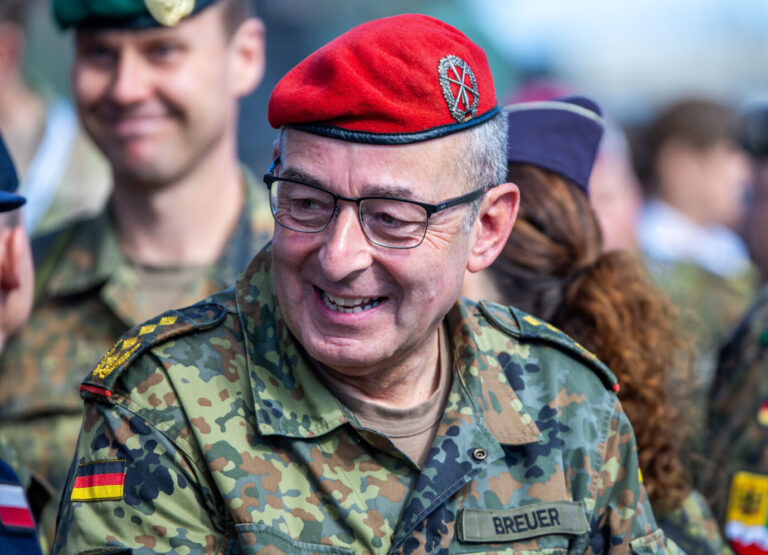 Ist zufrieden: General Carsten Breuer, Generalinspekteur der Bundeswehr. Foto: picture alliance/dpa | Jens Büttner