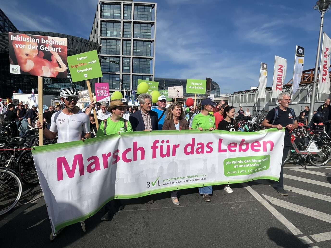 Der Marsch für das Leben in Berlin: Nach Angaben der Veranstalter waren bis zu 5.000 Menschen beim großen Protest gegen Abtreibung. (Themenbild)