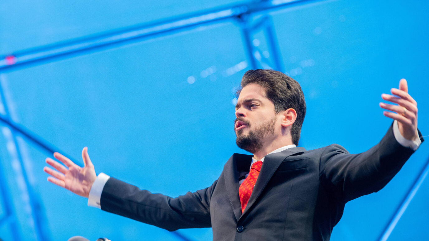 Münchner. Darf in Belgien nicht auftreten: Lahav Shani. Foto: IMAGO / SEPA.Media