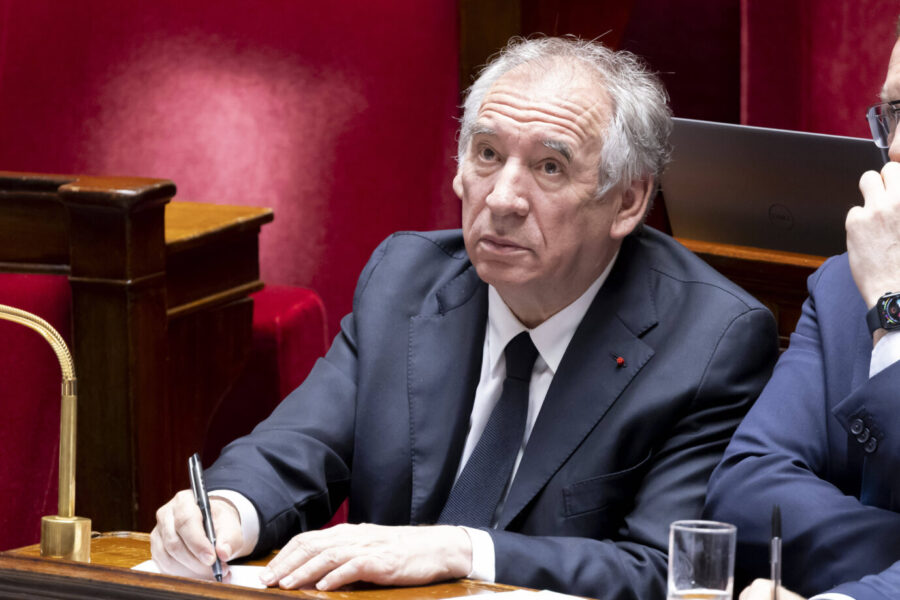 Macrons Premierminister Francois Bayrou während der Debatte in der Nationalversammlung am Montagabend. 