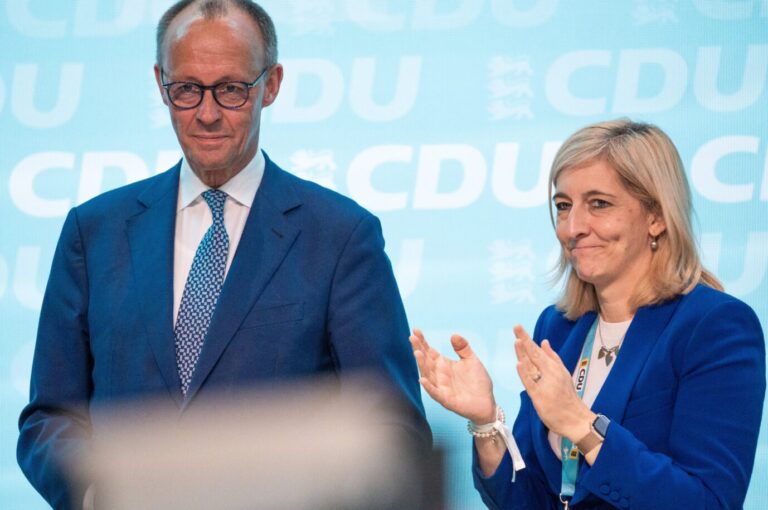 Totale Kontrolle in einer Pandemie: Bundeskanzler Friedrich Merz und seine Gesundheitsministerin Nina Warken (beide CDU)