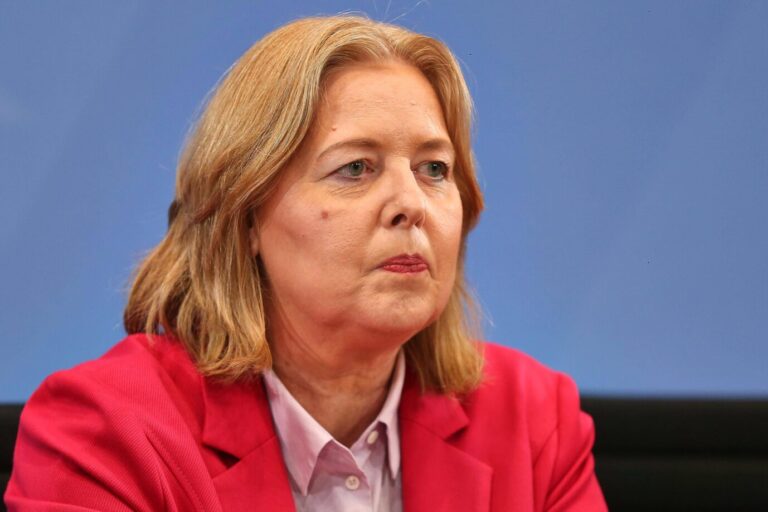 Kein Plus beim Bürgergeld: Arbeitsministerin Bärbel Bas hat schlechte Nachrichten für die Empfänger der Sozialleistung.
