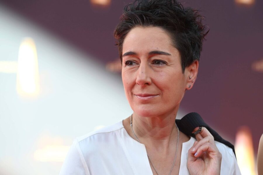 Dunja Hayali auf dem roten Teppich beim Deutschen Fernsehpreis 2025 in Köln. ZDF-Moderatorin Dunja Hayali bei der Verleihung des Deutschen Fernsehpreises: Andere Meinungen aushalten. Foto: IMAGO / Sven Simon